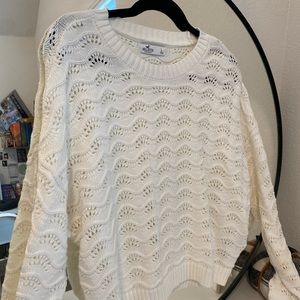 Cute white sweater, in size L.